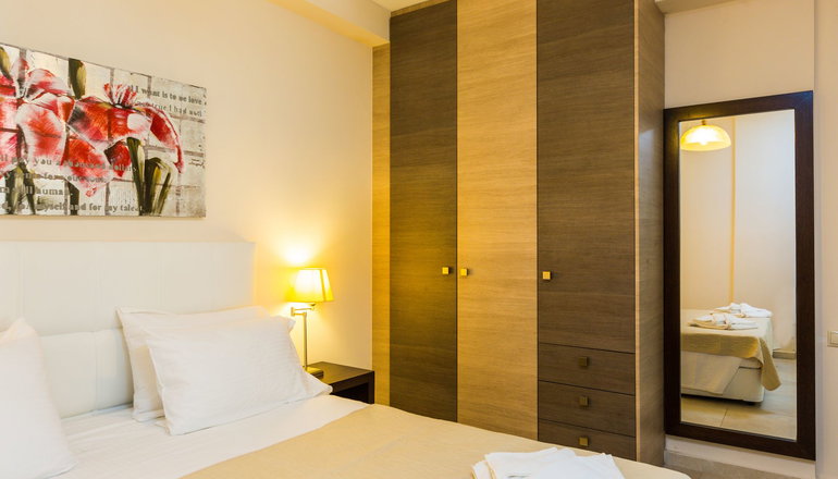 4* Pantheon Villas & Suites