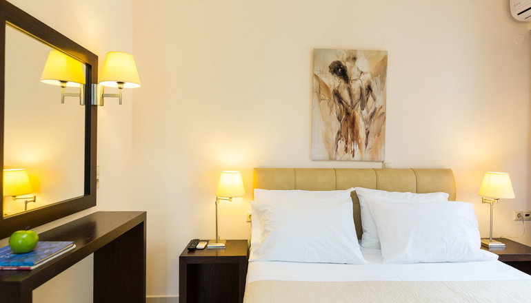 4* Pantheon Villas & Suites