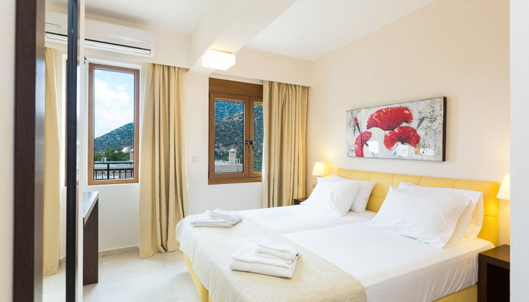 4* Pantheon Villas & Suites