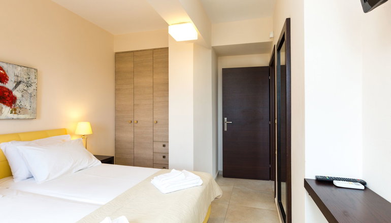 4* Pantheon Villas & Suites