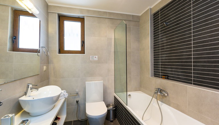 4* Pantheon Villas & Suites