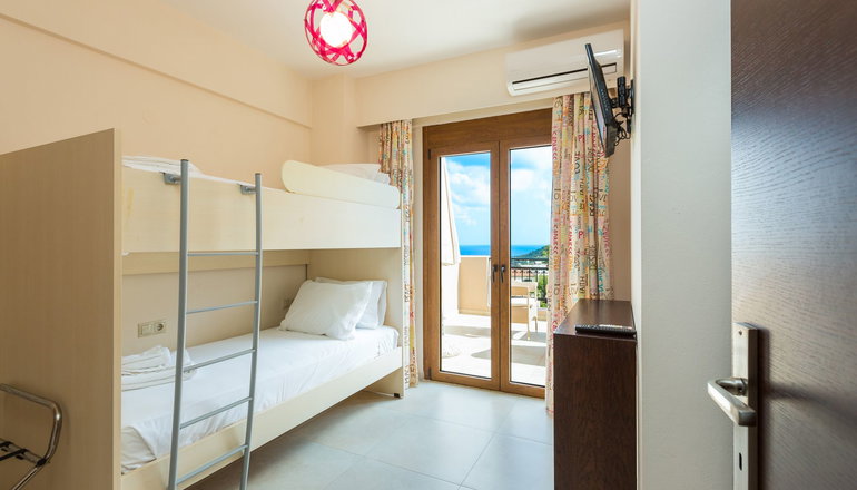 4* Pantheon Villas & Suites