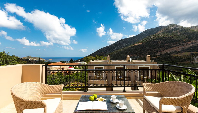4* Pantheon Villas & Suites