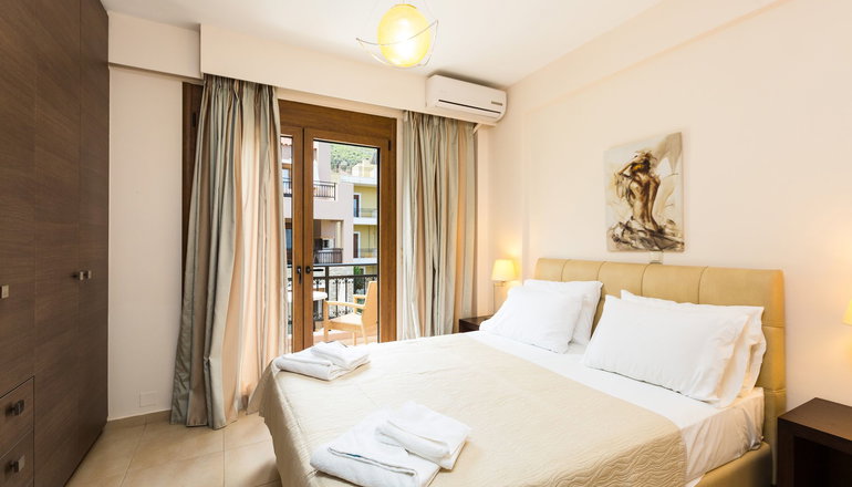 4* Pantheon Villas & Suites