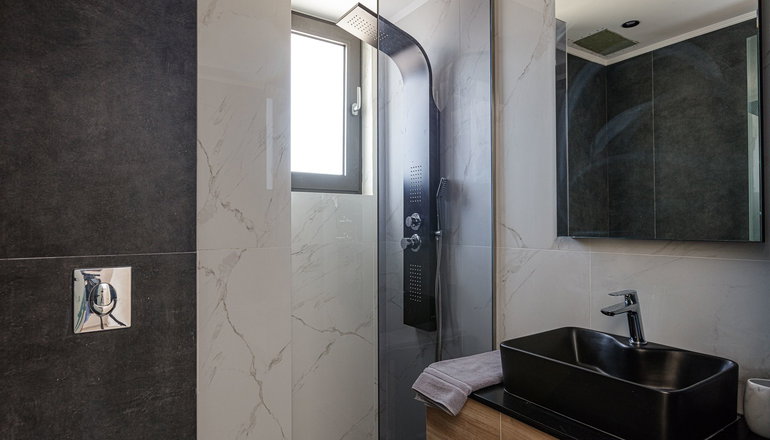 4* Sapphire Blue Suites