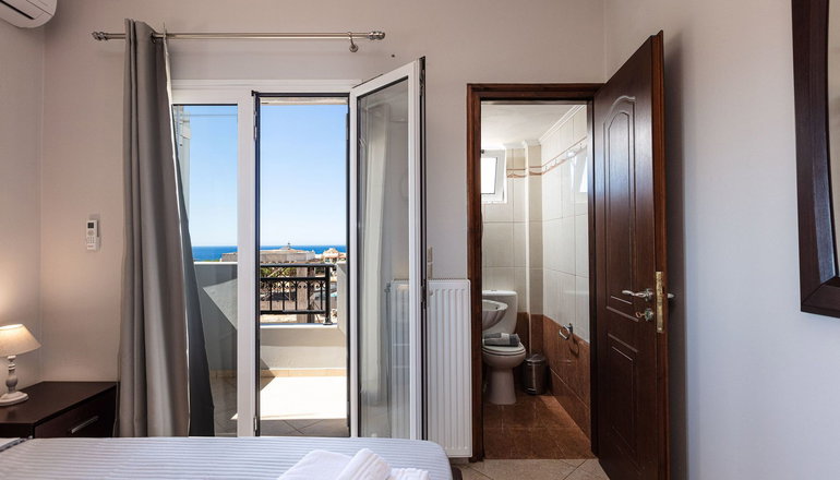 Helena's Aparthotel