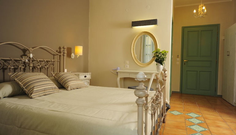 4* Mythos Suites Hotel
