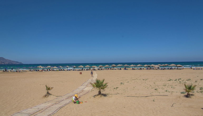 Pinelopi Beach Suites