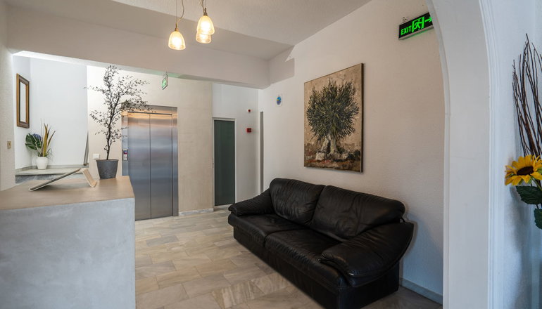 Bemyguest Comfort Zefyros Hotel