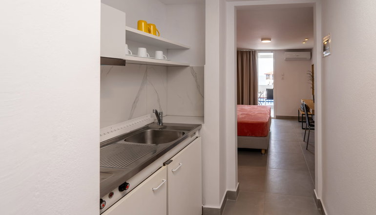 Bemyguest Comfort Zefyros Hotel