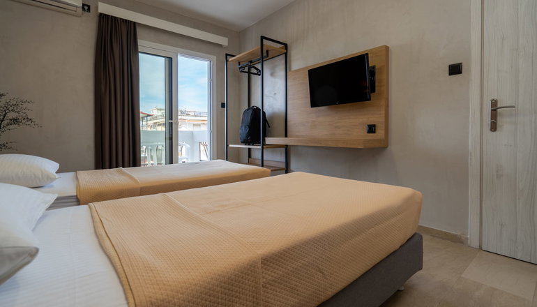 Bemyguest Comfort Zefyros Hotel
