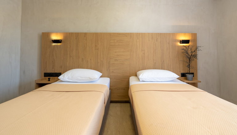 Bemyguest Comfort Zefyros Hotel