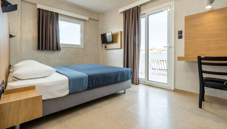 Bemyguest Comfort Zefyros Hotel