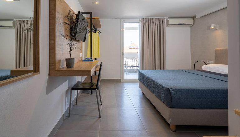Bemyguest Comfort Zefyros Hotel
