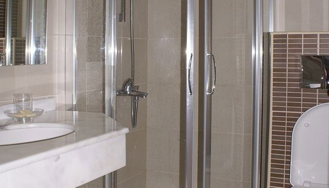 4* Alia Beach Hotel