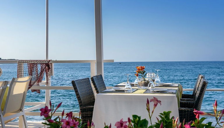 4* Alia Beach Hotel