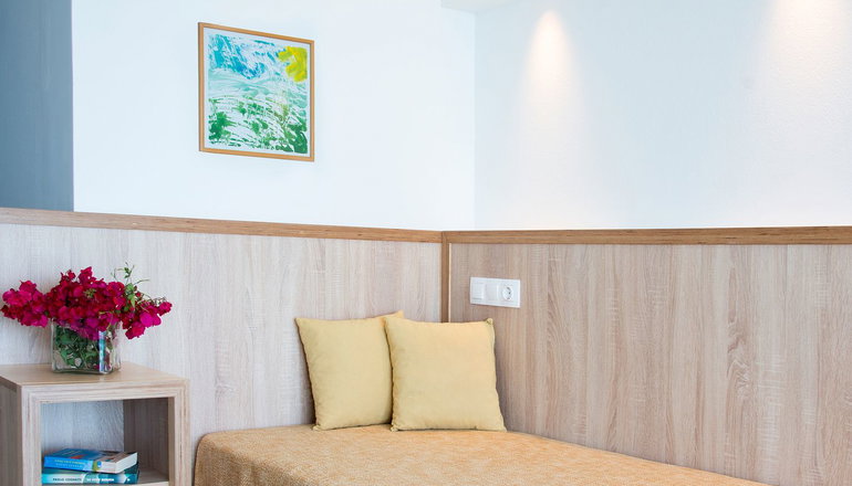 4* Alia Beach Hotel