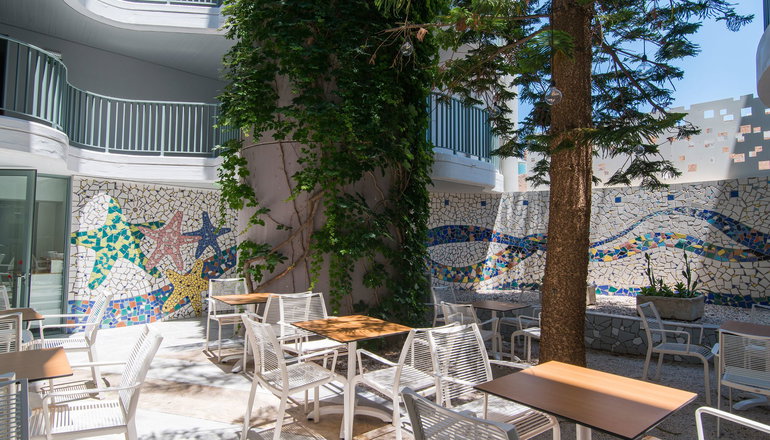 4* Alia Beach Hotel