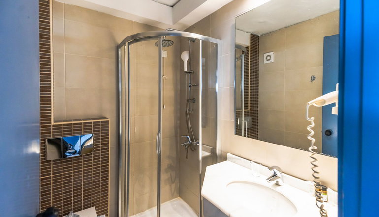 4* Alia Beach Hotel