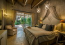 6 Keys Hotel