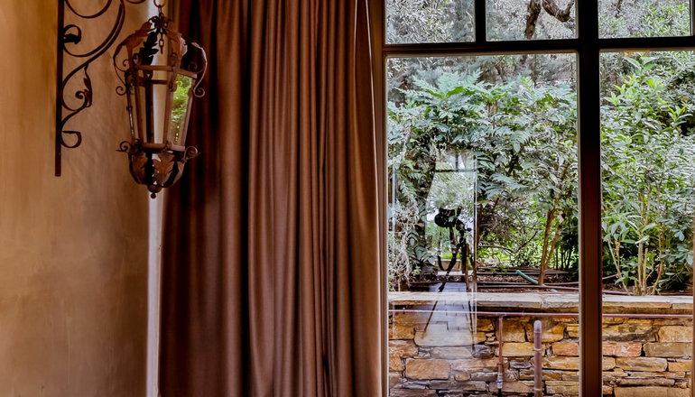 6 Keys Hotel
