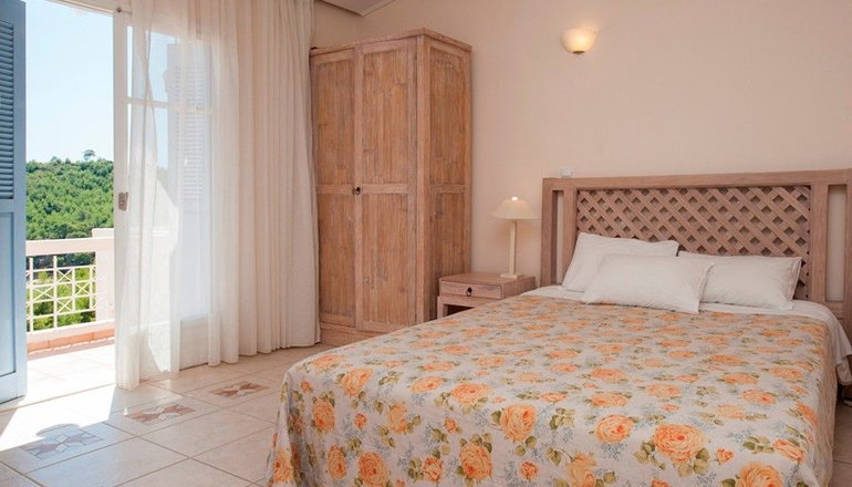 4* Alonissos Beach Bungalows & Suites Hotel - Αλόννησος