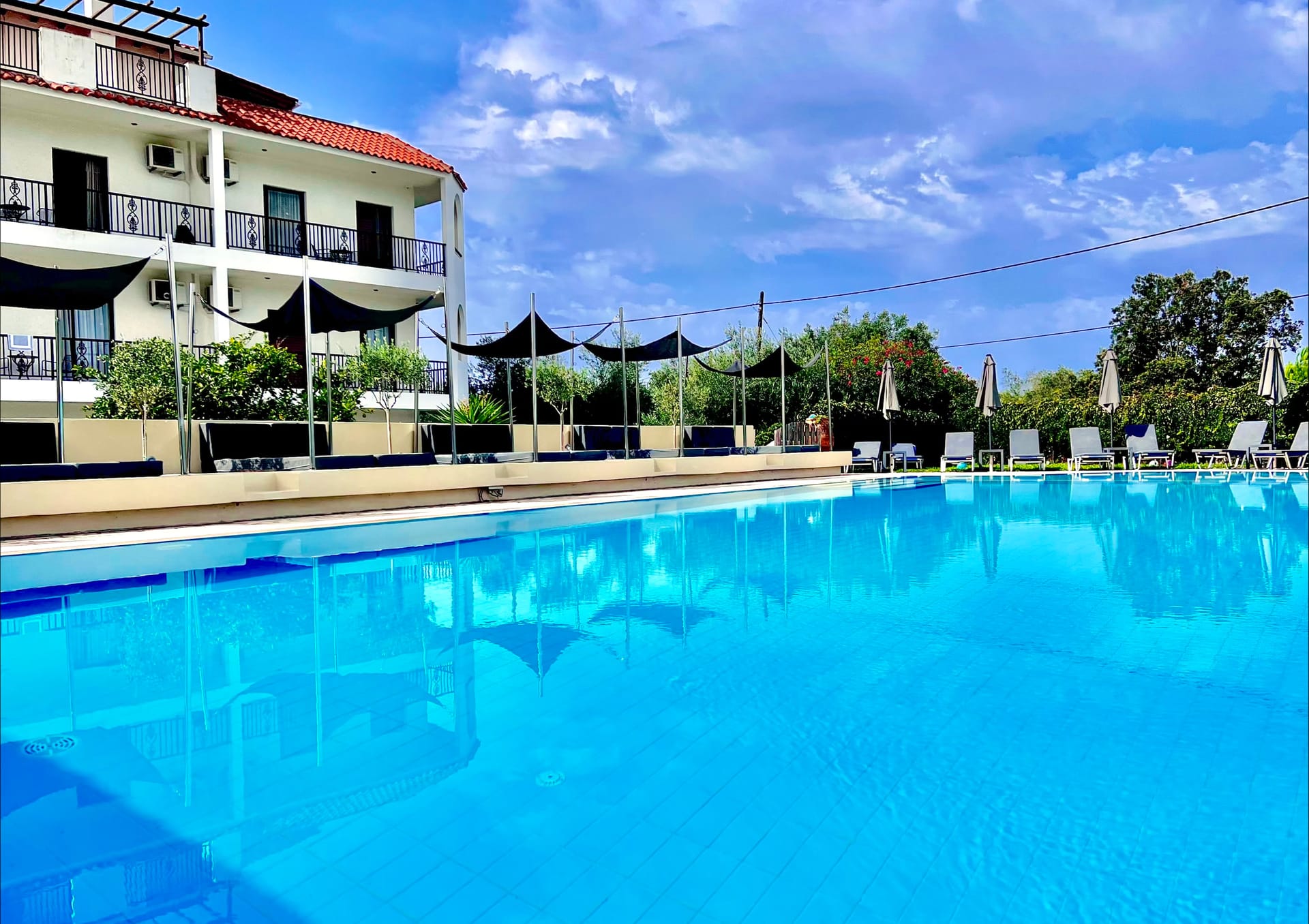 Bruskos Hotel & Suites - Άγιος Γεώργιος Αργυράδων, Κέρκυρα
