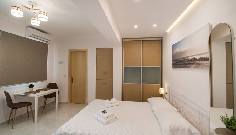 Bounatsa Studios & Apartments