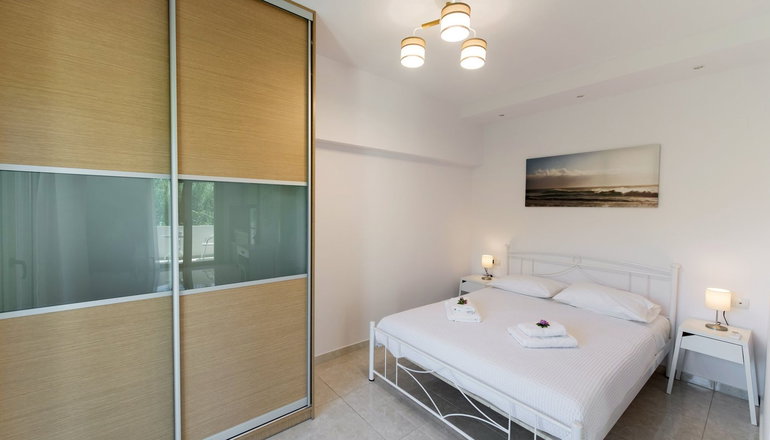 Bounatsa Studios & Apartments
