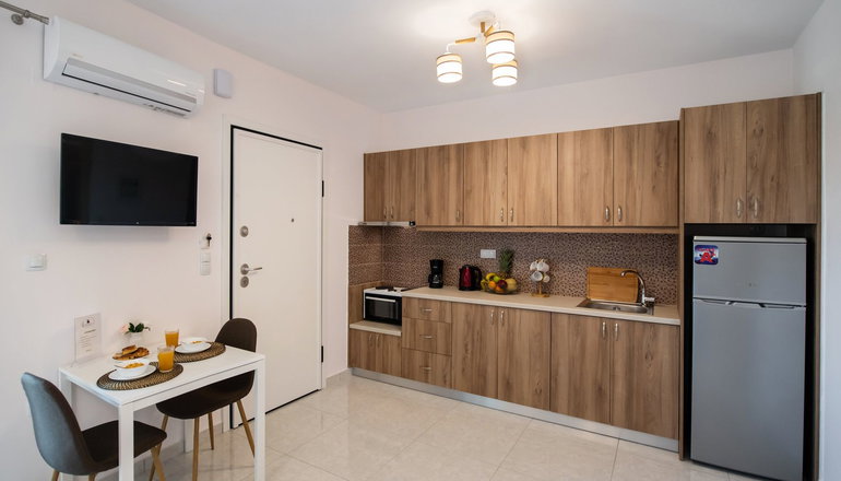 Bounatsa Studios & Apartments