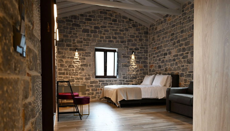 4* Manifest Hotel