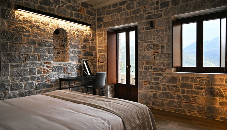 4* Manifest Hotel