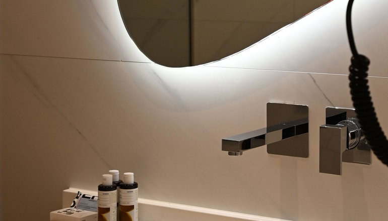 4* Manifest Hotel