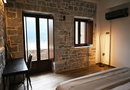 4* Manifest Hotel