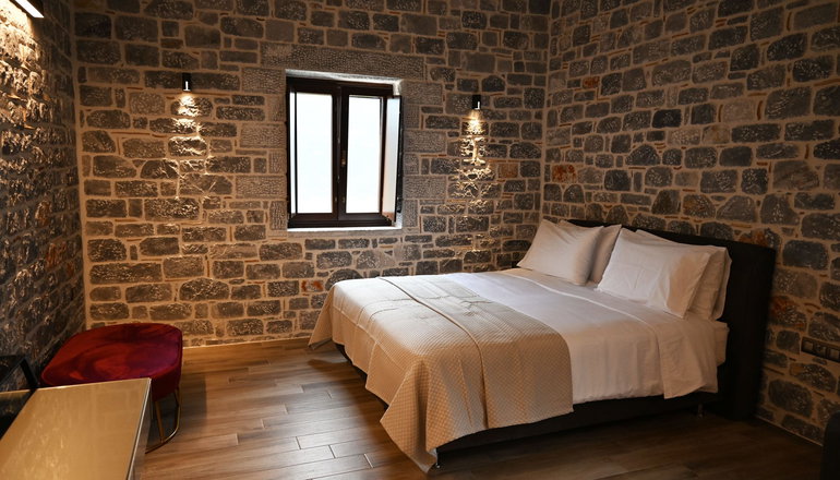 4* Manifest Hotel