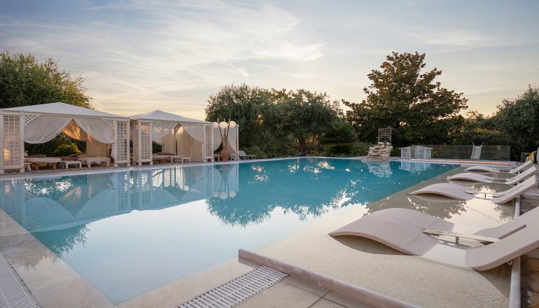 Nefeli Hotel