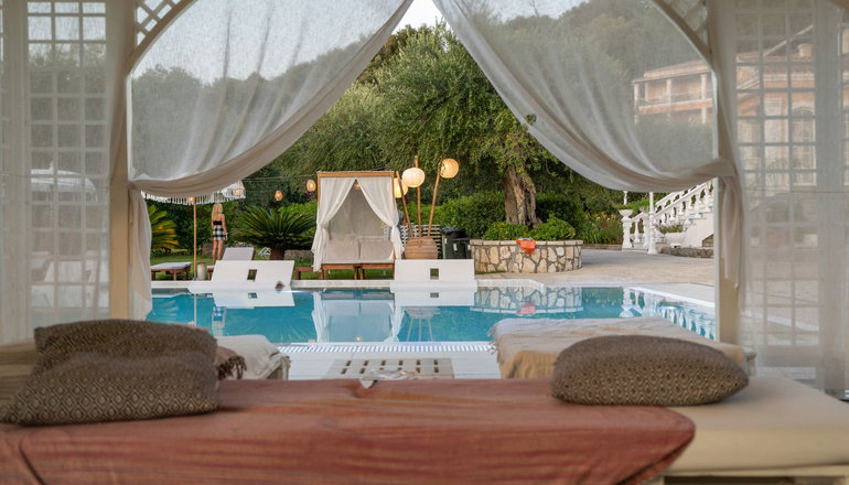 Nefeli Hotel
