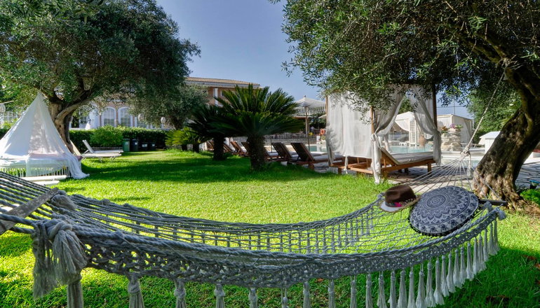 Nefeli Hotel