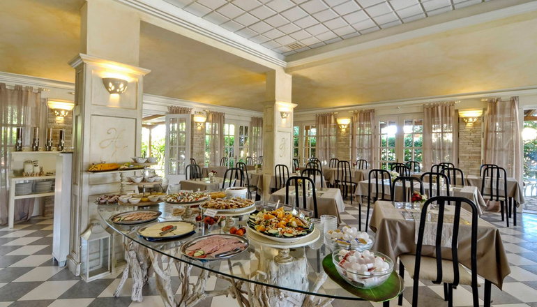 Nefeli Hotel