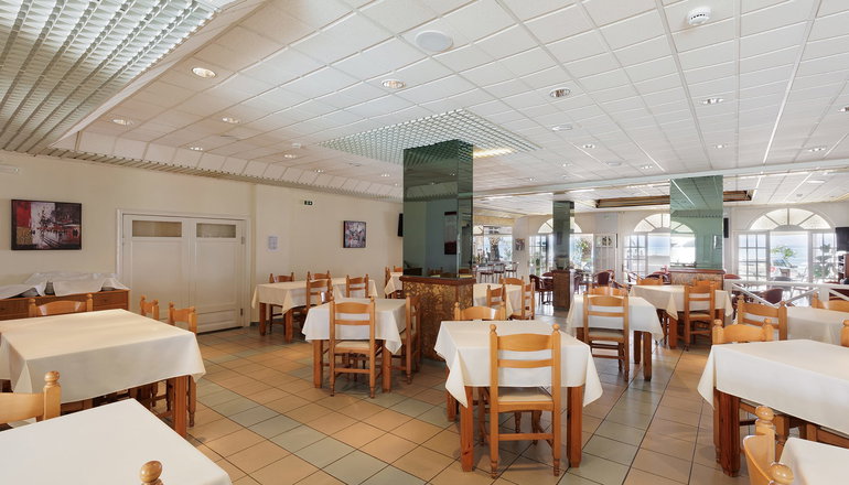 Aphrodite Beachfront Hotel