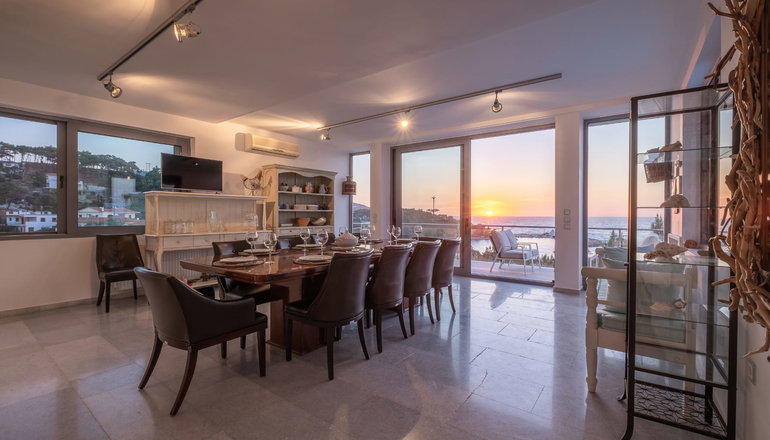 Icarus Luxury Beachfront Villa - Γιαλισκάρι, Ικαρία