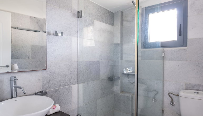 Icarus Luxury Beachfront Villa - Γιαλισκάρι, Ικαρία