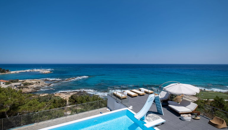 Icarus Luxury Beachfront Villa - Γιαλισκάρι, Ικαρία