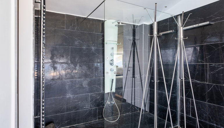 Icarus Luxury Beachfront Villa - Γιαλισκάρι, Ικαρία