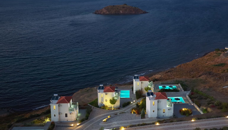 Eleia Seafront Rooms & Villas - Πέτρα, Λέσβος
