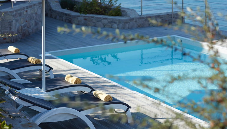 Eleia Seafront Rooms & Villas - Πέτρα, Λέσβος