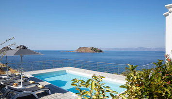 Eleia Seafront Rooms & Villas - Πέτρα, Λέσβος