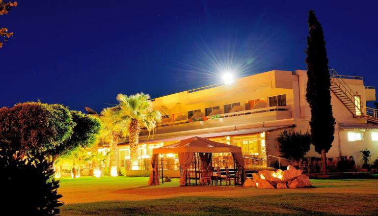 Delfinia Hotel