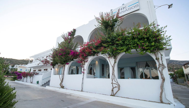 Karanasos Hotel - Μπατσί, Άνδρος