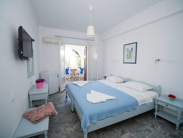 Karanasos Hotel - Μπατσί, Άνδρος